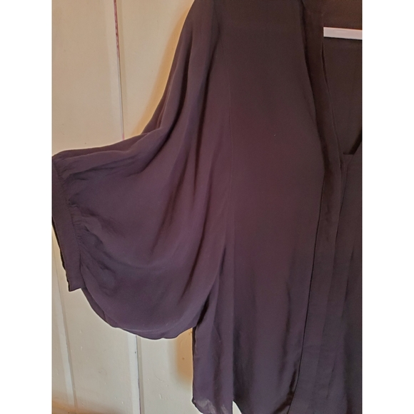 Express Blouse - Picture 3 of 4